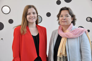 Masterstudentin Alexandra Wolf (links) mit ihrer TH-Betreuerin Prof. Dr. Désirée Ladwig. Foto: TH Lübeck
