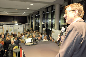 Vizepräsident Prof. Frank Schwartze eröffnet die Ausstellungsfeier. Foto: TH Lübeck
